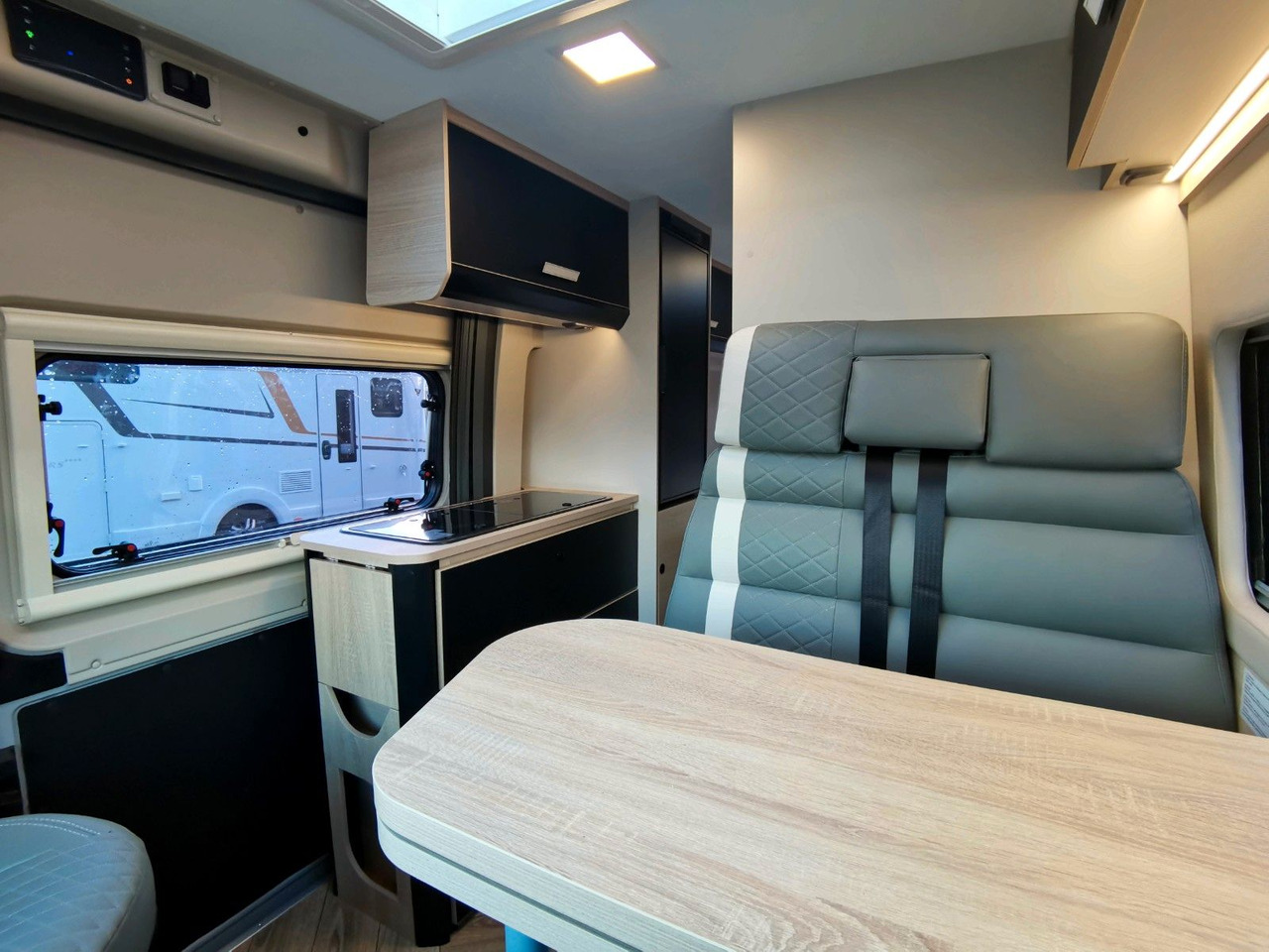 Camper Van Chausson V697 SPORT LINE / 8G - AUTOMATIK / EINZELBETTEN: das Bild 11