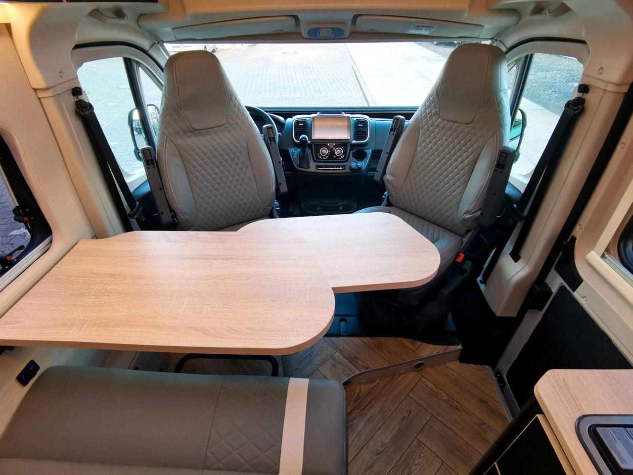 Camper Van Chausson V697 SPORT LINE / 8G - AUTOMATIK / EINZELBETTEN: das Bild 12