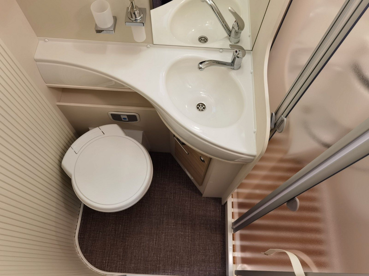 Leasing für  Eura Mobil ACTIVA ONE 630 LS / -2025- / 140PS / RAUMWUNDER Eura Mobil ACTIVA ONE 630 LS / -2025- / 140PS / RAUMWUNDER: das Bild 24