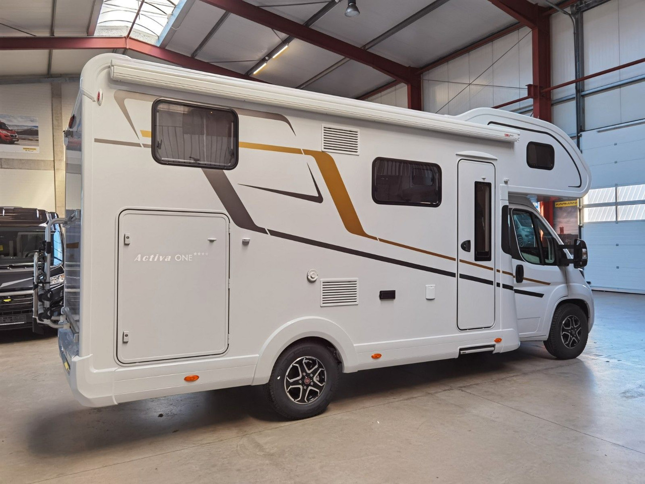 Eura Mobil ACTIVA ONE 690 HB / 180PS-9G AUTOMATIK -40H MAXI - Alkoven Wohnmobil: das Bild 4 Eura Mobil ACTIVA ONE 690 HB / 180PS-9G AUTOMATIK -40H MAXI - Alkoven Wohnmobil: das Bild 4