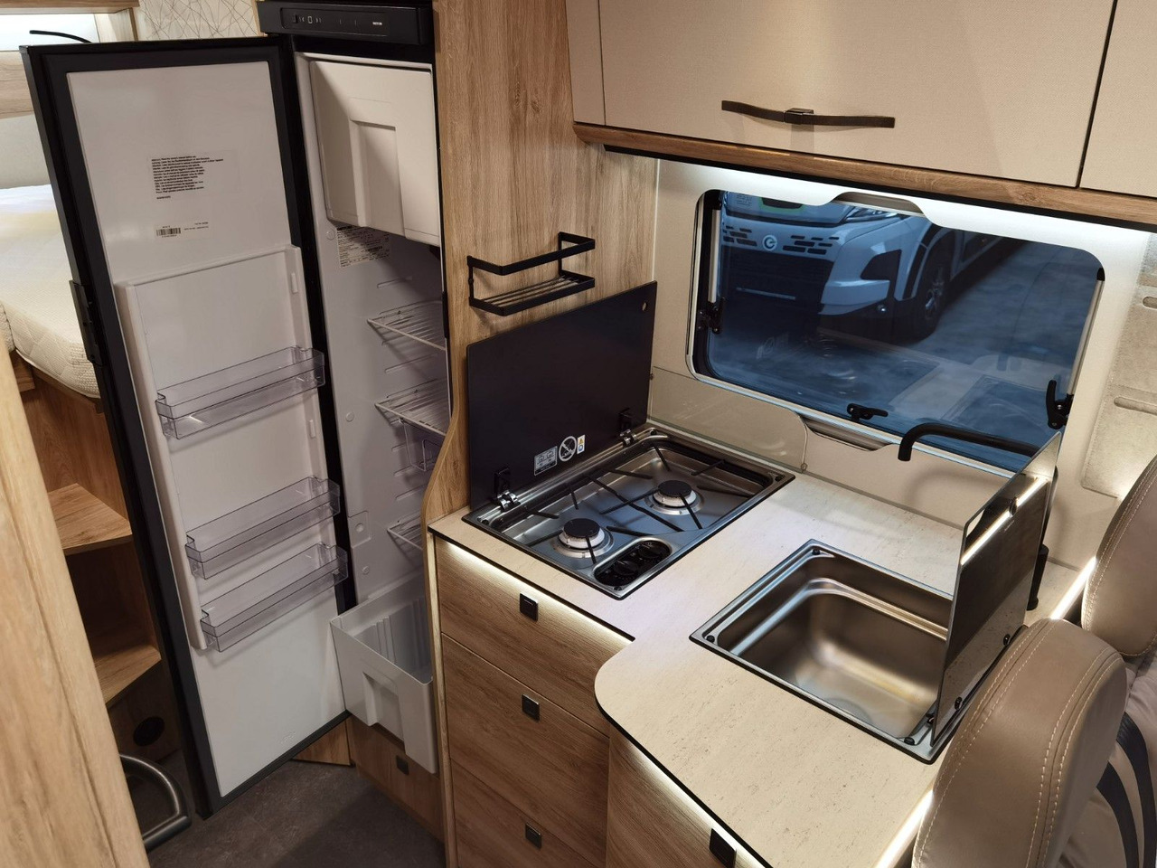 Teilintegriertes Wohnmobil Eura Mobil PROFILA T 695 EB /-2025-/ MONDIAL / EINZELBETTEN: das Bild 17