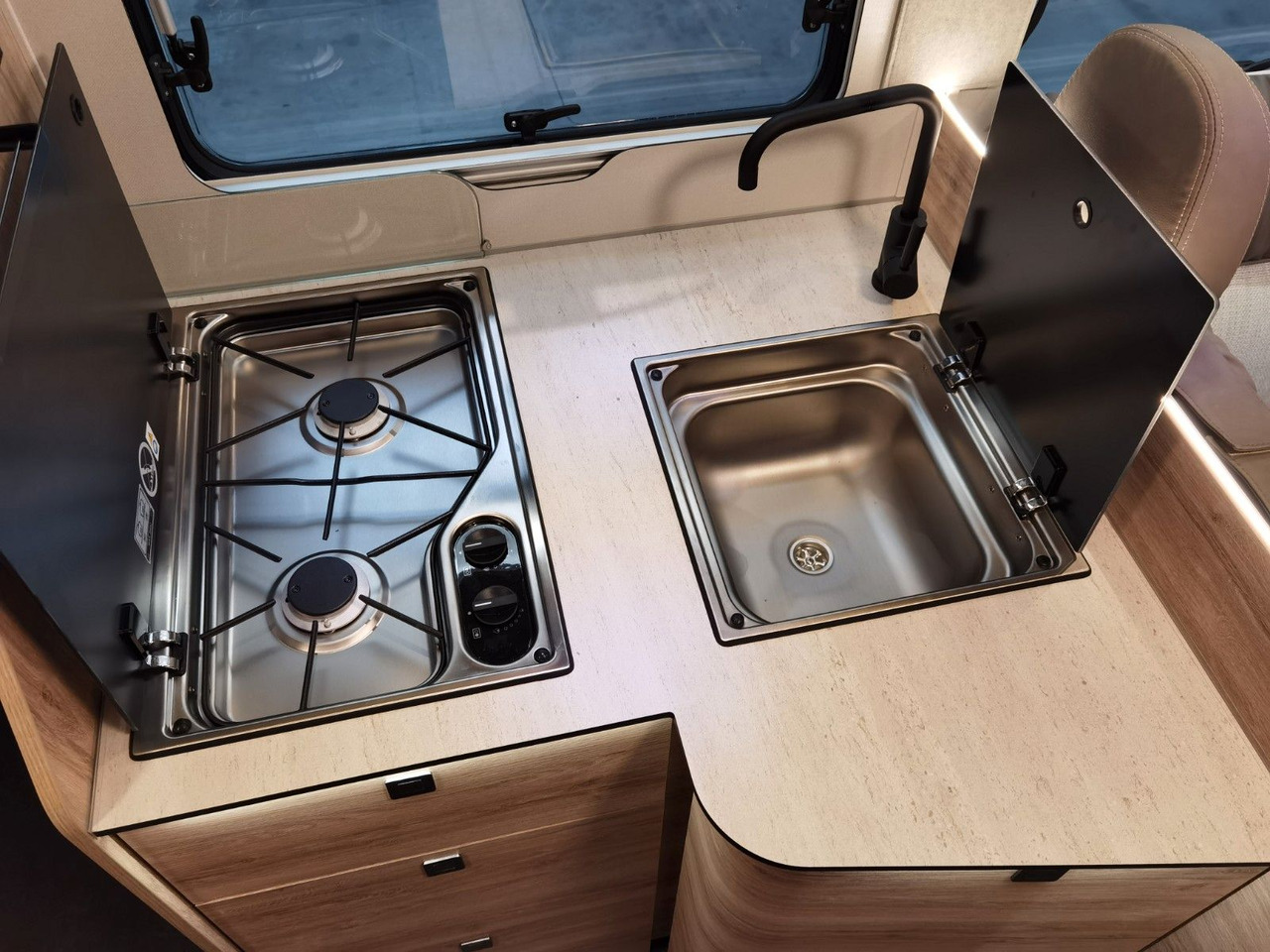 Teilintegriertes Wohnmobil Eura Mobil PROFILA T 695 EB /-2025-/ MONDIAL / EINZELBETTEN: das Bild 18