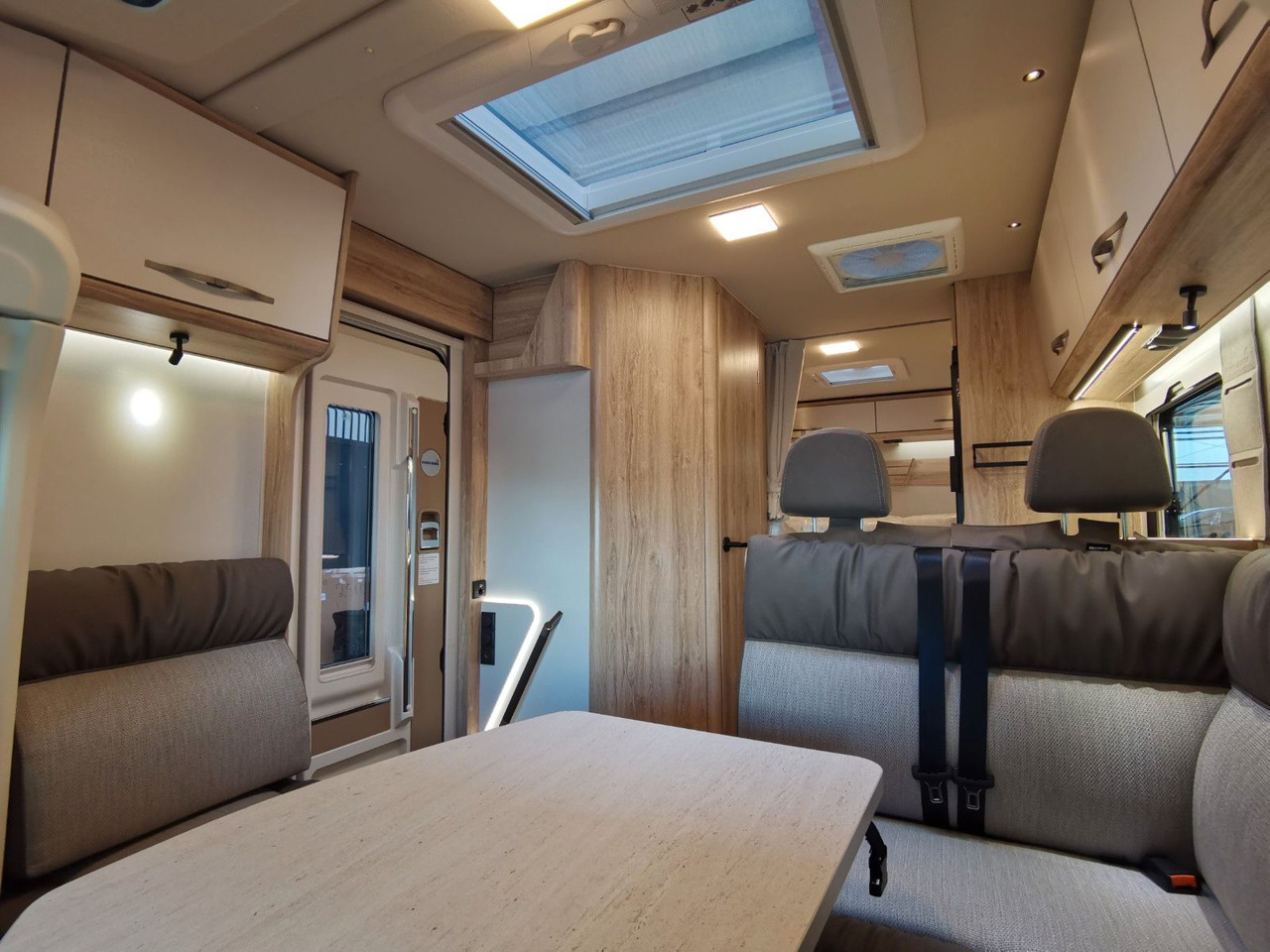 Teilintegriertes Wohnmobil Eura Mobil PROFILA T 696 EB /-2025-/ S-PAKET / EINZELBETTEN: das Bild 12 Teilintegriertes Wohnmobil Eura Mobil PROFILA T 696 EB /-2025-/ S-PAKET / EINZELBETTEN: das Bild 12