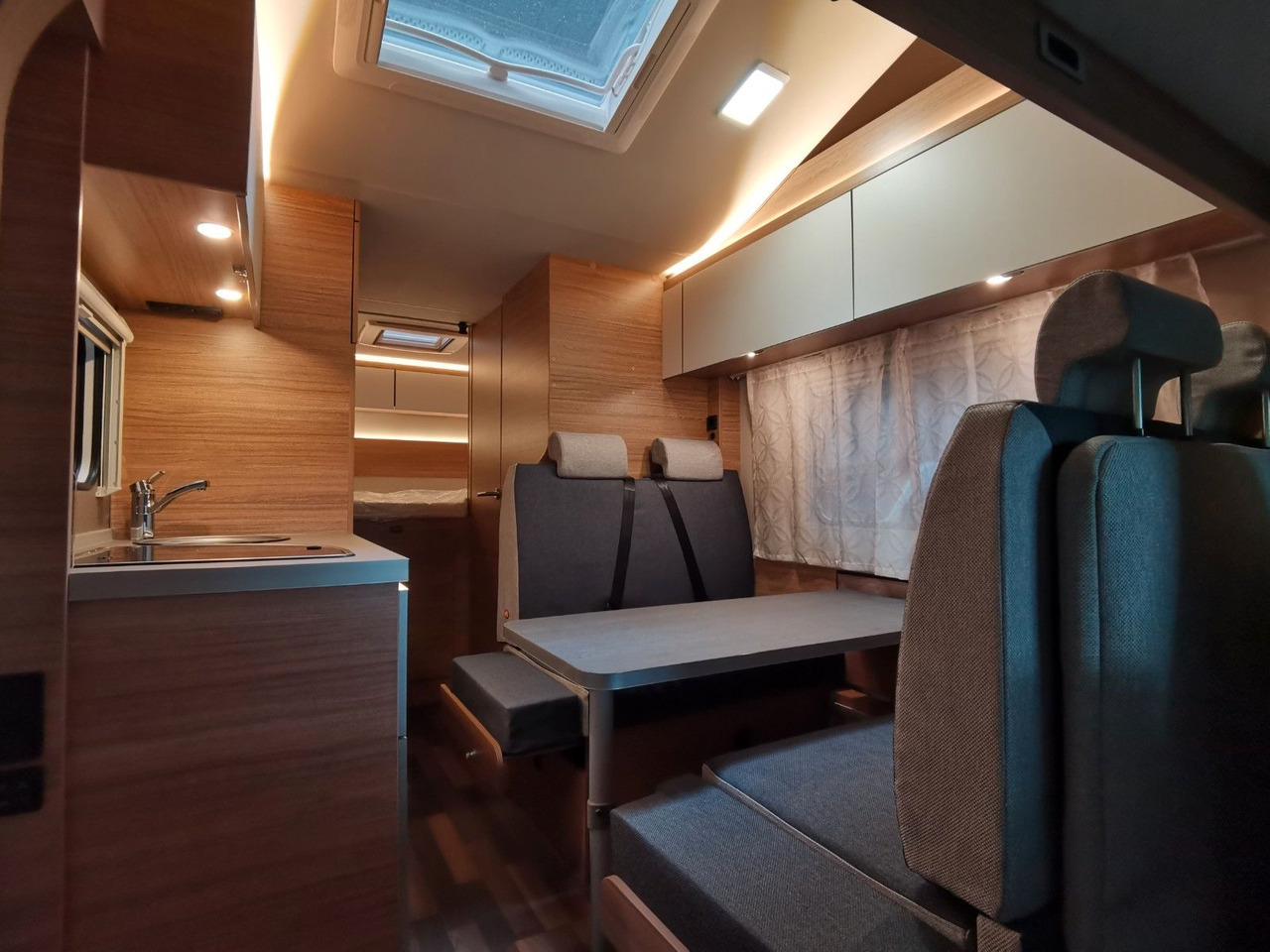 Alkoven Wohnmobil Weinsberg CARAHOME 650 DG / 140 PS / TOP - AUSSTATTUNG: das Bild 16 Alkoven Wohnmobil Weinsberg CARAHOME 650 DG / 140 PS / TOP - AUSSTATTUNG: das Bild 16