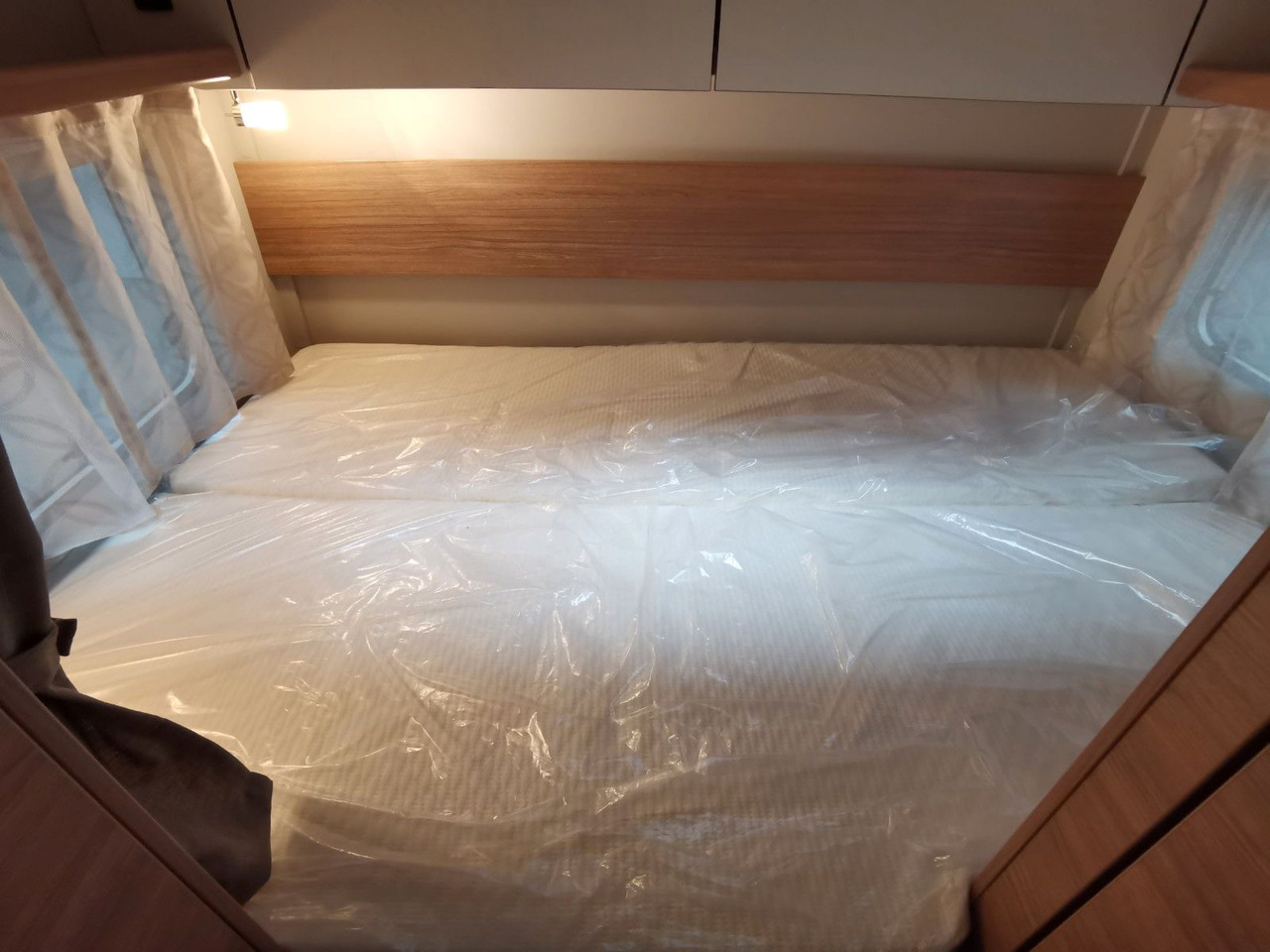 Alkoven Wohnmobil Weinsberg CARAHOME 650 DG / 140 PS / TOP - AUSSTATTUNG: das Bild 21 Alkoven Wohnmobil Weinsberg CARAHOME 650 DG / 140 PS / TOP - AUSSTATTUNG: das Bild 21