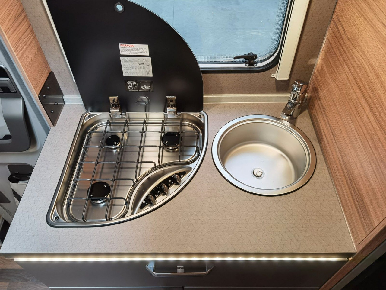 Alkoven Wohnmobil Weinsberg CARAHOME 650 DG / 140 PS / TOP - AUSSTATTUNG: das Bild 19 Alkoven Wohnmobil Weinsberg CARAHOME 650 DG / 140 PS / TOP - AUSSTATTUNG: das Bild 19