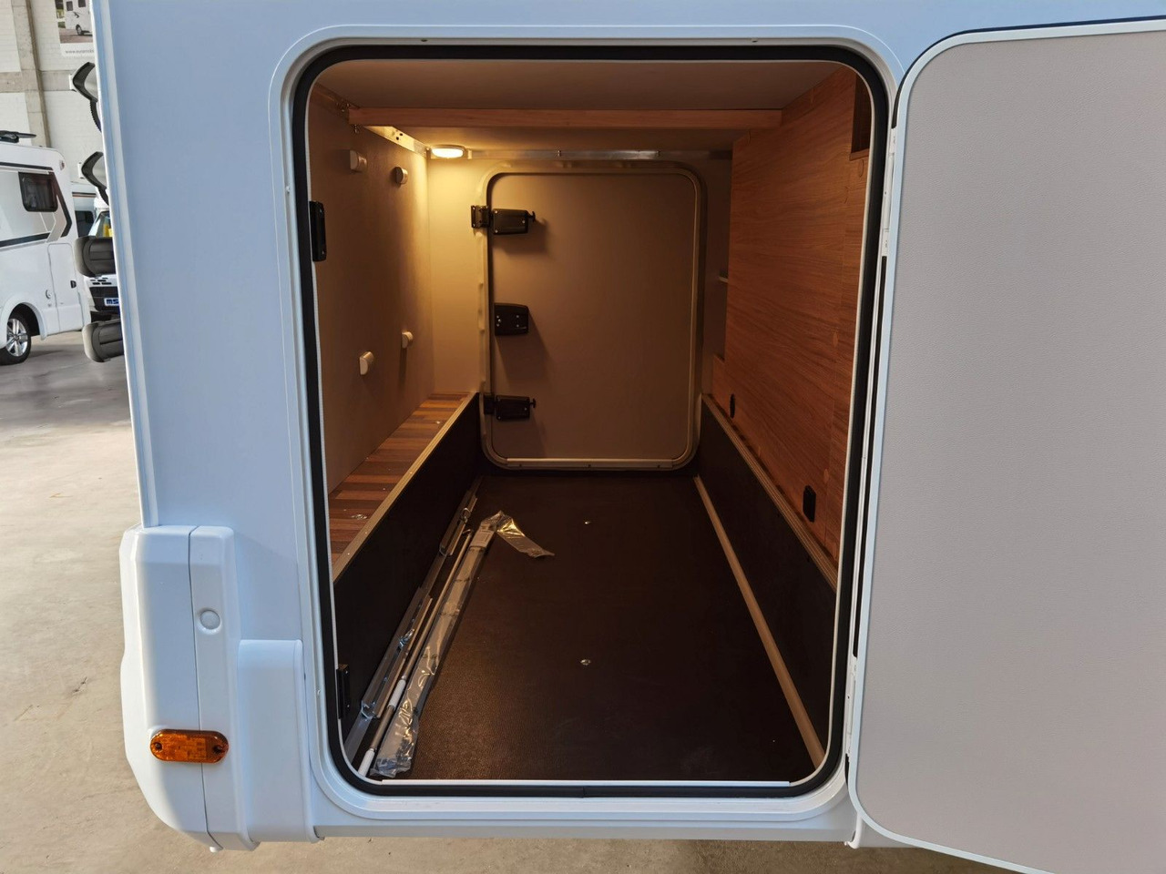 Alkoven Wohnmobil Weinsberg CARAHOME 650 DG / 140 PS / TOP - AUSSTATTUNG: das Bild 11 Alkoven Wohnmobil Weinsberg CARAHOME 650 DG / 140 PS / TOP - AUSSTATTUNG: das Bild 11