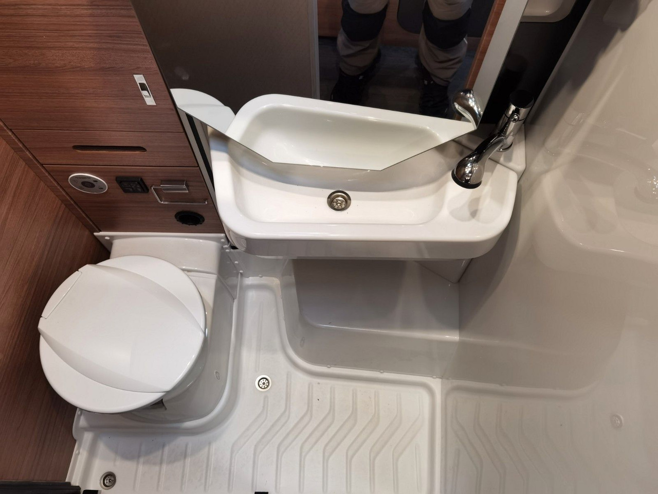 Teilintegriertes Wohnmobil Weinsberg X-CURSION CUV 500 LT PEPPER EDITION / 150PS-DSG: das Bild 26 Teilintegriertes Wohnmobil Weinsberg X-CURSION CUV 500 LT PEPPER EDITION / 150PS-DSG: das Bild 26