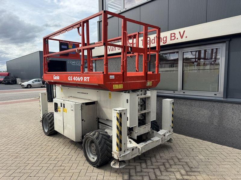 Genie GS 4069 RT Hoogwerker / Arbeitsbuhne 14mtr werkhoogte 4x4 Kubota DIESEL 2014 - Scherenbühne: das Bild 4 Genie GS 4069 RT Hoogwerker / Arbeitsbuhne 14mtr werkhoogte 4x4 Kubota DIESEL 2014 - Scherenbühne: das Bild 4
