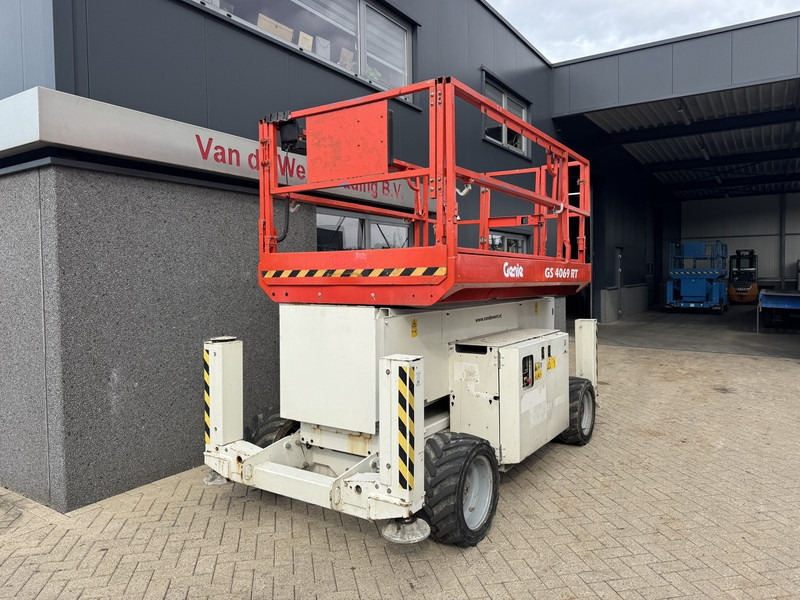 Genie GS 4069 RT Hoogwerker / Arbeitsbuhne 14mtr werkhoogte 4x4 Kubota DIESEL 2014 - Scherenbühne: das Bild 3 Genie GS 4069 RT Hoogwerker / Arbeitsbuhne 14mtr werkhoogte 4x4 Kubota DIESEL 2014 - Scherenbühne: das Bild 3