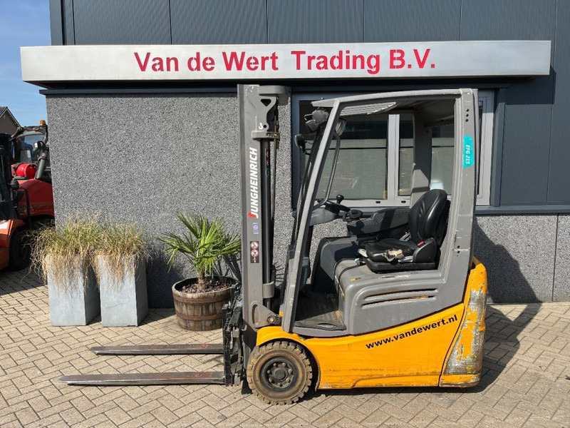 Jungheinrich EFG215 EFG215 triplo460 freelift sideshift 2016 heftruck forklift electrisch - Elektrostapler: das Bild 1 Jungheinrich EFG215 EFG215 triplo460 freelift sideshift 2016 heftruck forklift electrisch - Elektrostapler: das Bild 1
