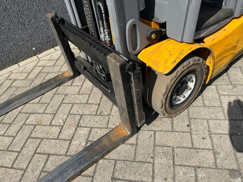 Jungheinrich EFG216K Heftruck Jungheinrich EFG216K Duplo 330 Freelift/Sideshift/4e functie Elektrisch 2016 - Elektrostapler: das Bild 5 Jungheinrich EFG216K Heftruck Jungheinrich EFG216K Duplo 330 Freelift/Sideshift/4e functie Elektrisch 2016 - Elektrostapler: das Bild 5