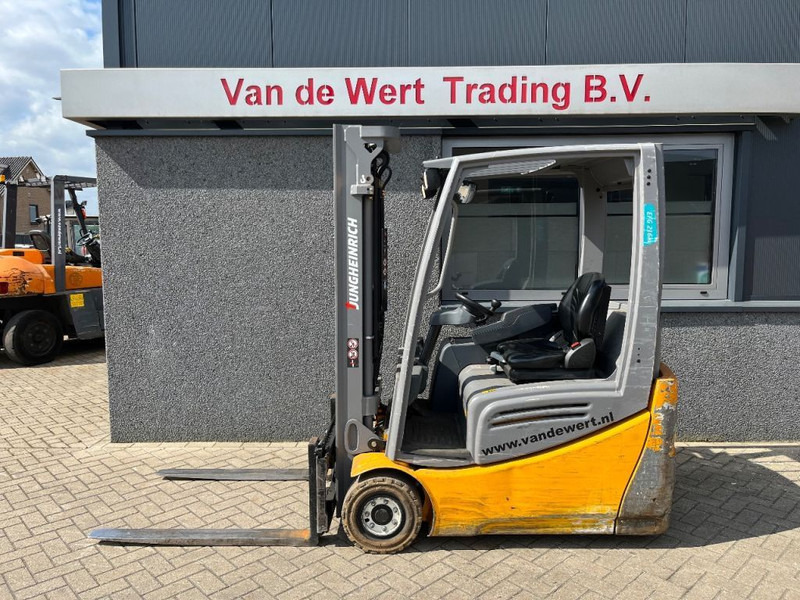 Jungheinrich EFG216K Heftruck Jungheinrich EFG216K Duplo 330 Freelift/Sideshift/4e functie Elektrisch 2016 - Elektrostapler: das Bild 1 Jungheinrich EFG216K Heftruck Jungheinrich EFG216K Duplo 330 Freelift/Sideshift/4e functie Elektrisch 2016 - Elektrostapler: das Bild 1