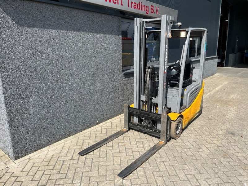 Jungheinrich EFG216K Heftruck Jungheinrich EFG216K Duplo 330 Freelift/Sideshift/4e functie Elektrisch 2016 - Elektrostapler: das Bild 4 Jungheinrich EFG216K Heftruck Jungheinrich EFG216K Duplo 330 Freelift/Sideshift/4e functie Elektrisch 2016 - Elektrostapler: das Bild 4