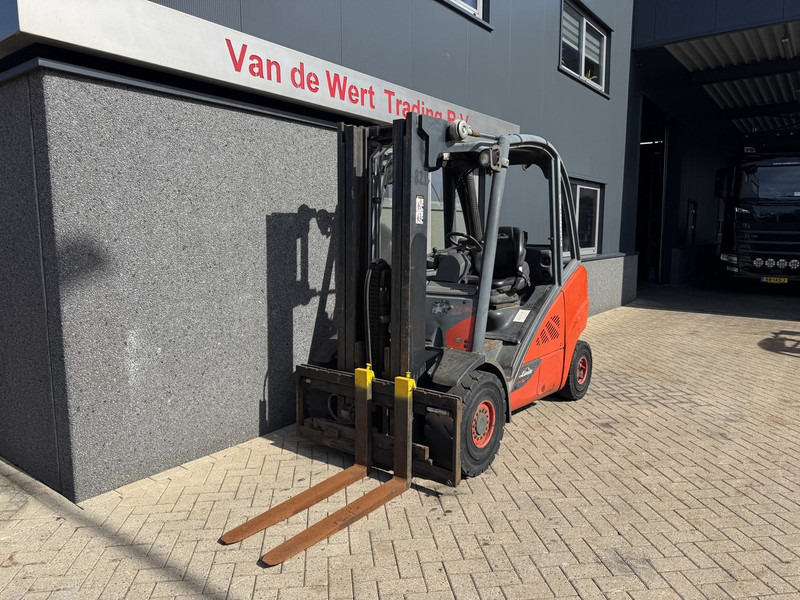 Linde H30D-02 Triplo 465 Freelift / Sideshift / VW Diesel 2014 - Dieselstapler: das Bild 3 Linde H30D-02 Triplo 465 Freelift / Sideshift / VW Diesel 2014 - Dieselstapler: das Bild 3