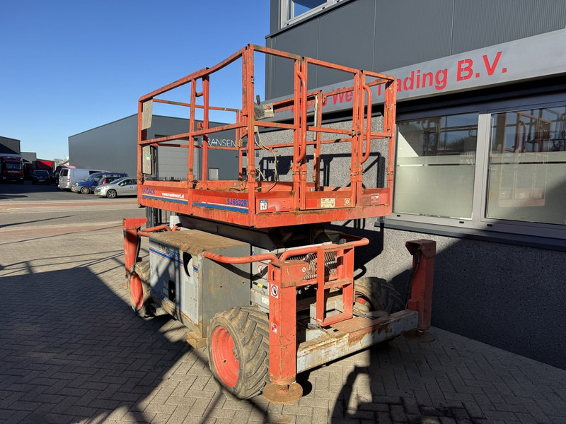 Skyjack SJ 6832RT 2012 4X4 Kubota Diesel 11.7M Werkhoogte - Scherenbühne: das Bild 5 Skyjack SJ 6832RT 2012 4X4 Kubota Diesel 11.7M Werkhoogte - Scherenbühne: das Bild 5