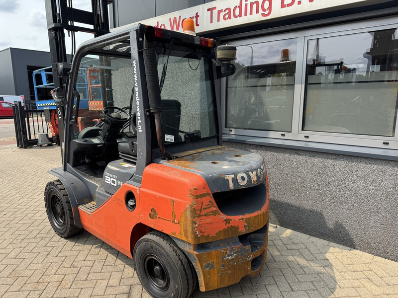 Dieselstapler Toyota 02-8 FDF 30: das Bild 8 Dieselstapler Toyota 02-8 FDF 30: das Bild 8