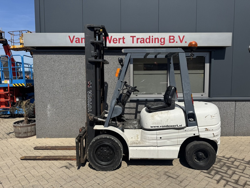 Toyota 62-6FDF30 - Dieselstapler: das Bild 1 Toyota 62-6FDF30 - Dieselstapler: das Bild 1