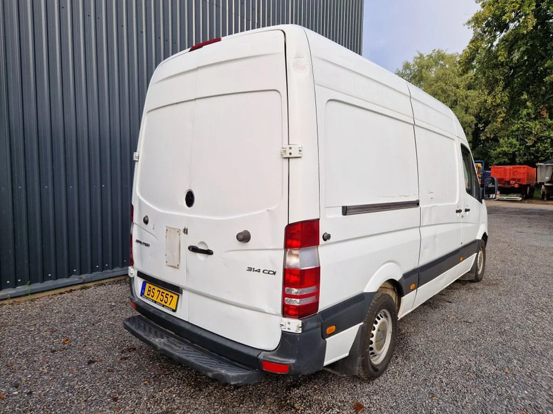 Mercedes-Benz Sprinter 314 AIRCO / MANUEL/ NOUVEAU MOTEUR 320000 km - Kastenwagen: das Bild 5 Mercedes-Benz Sprinter 314 AIRCO / MANUEL/ NOUVEAU MOTEUR 320000 km - Kastenwagen: das Bild 5