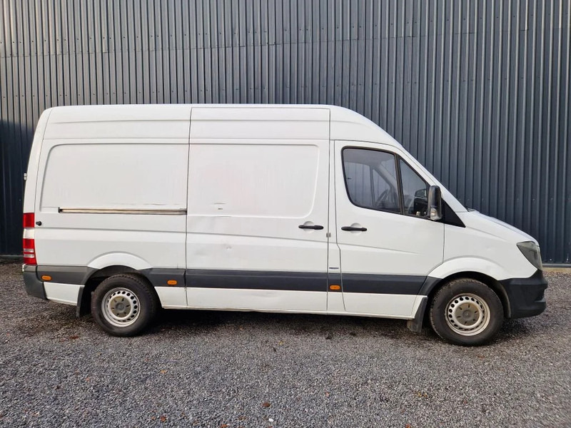 Mercedes-Benz Sprinter 314 AIRCO / MANUEL/ NOUVEAU MOTEUR 320000 km - Kastenwagen: das Bild 4 Mercedes-Benz Sprinter 314 AIRCO / MANUEL/ NOUVEAU MOTEUR 320000 km - Kastenwagen: das Bild 4