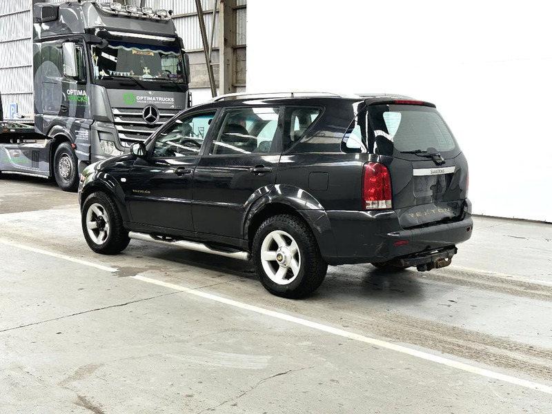 SsangYong Rexton AIRCO / LEATHER / MOTEUR MERCEDES - MERCEDES MOTOR - SUV/ Geländewagen: das Bild 3 SsangYong Rexton AIRCO / LEATHER / MOTEUR MERCEDES - MERCEDES MOTOR - SUV/ Geländewagen: das Bild 3