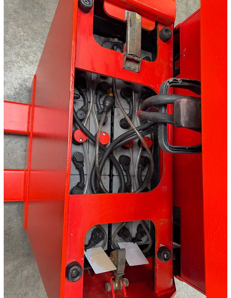 Gabelstapler 13/2024 SERVICE +UVV 10/2026 LINDE T20SF 2.000KG PALLET TRUCK ANT STACKER 3.098 HOURS: das Bild 11 Gabelstapler 13/2024 SERVICE +UVV 10/2026 LINDE T20SF 2.000KG PALLET TRUCK ANT STACKER 3.098 HOURS: das Bild 11