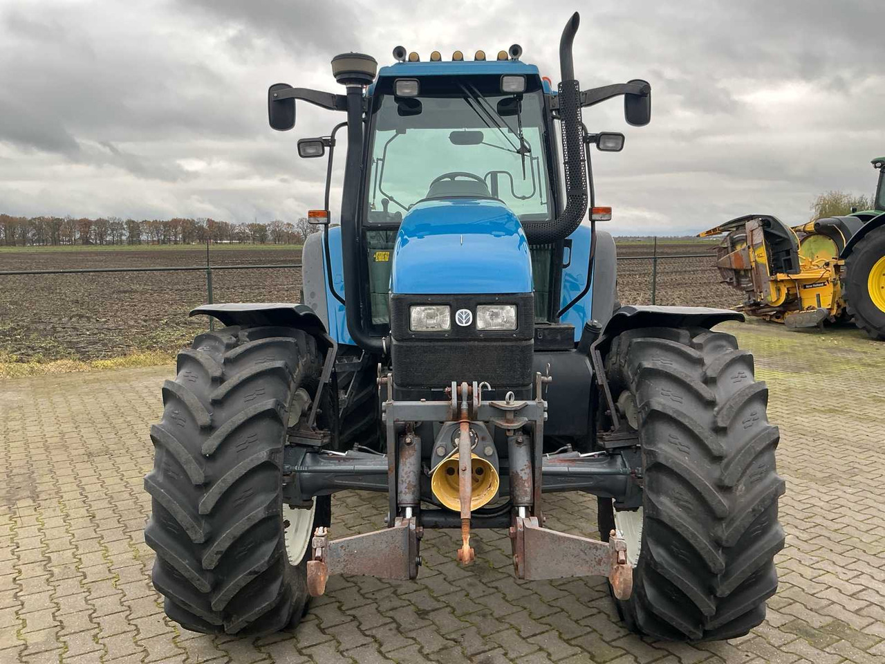 1998 NEW HOLLAND TS115 ALL-WHEEL DRIVE FARM TRACTOR - Traktor: das Bild 2 1998 NEW HOLLAND TS115 ALL-WHEEL DRIVE FARM TRACTOR - Traktor: das Bild 2