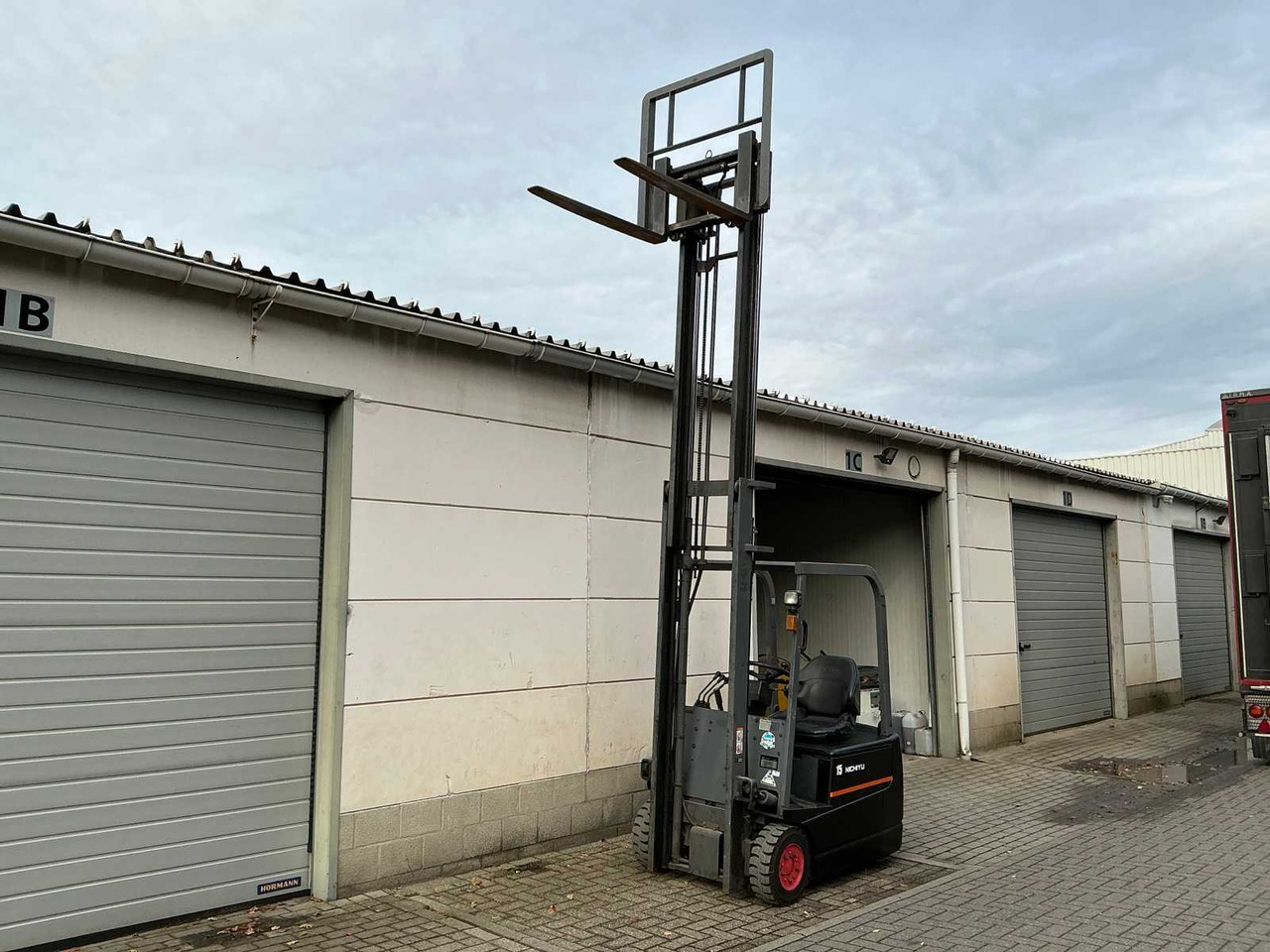 2000 NICHIYU 15 FORKLIFT - Gabelstapler: das Bild 1 2000 NICHIYU 15 FORKLIFT - Gabelstapler: das Bild 1