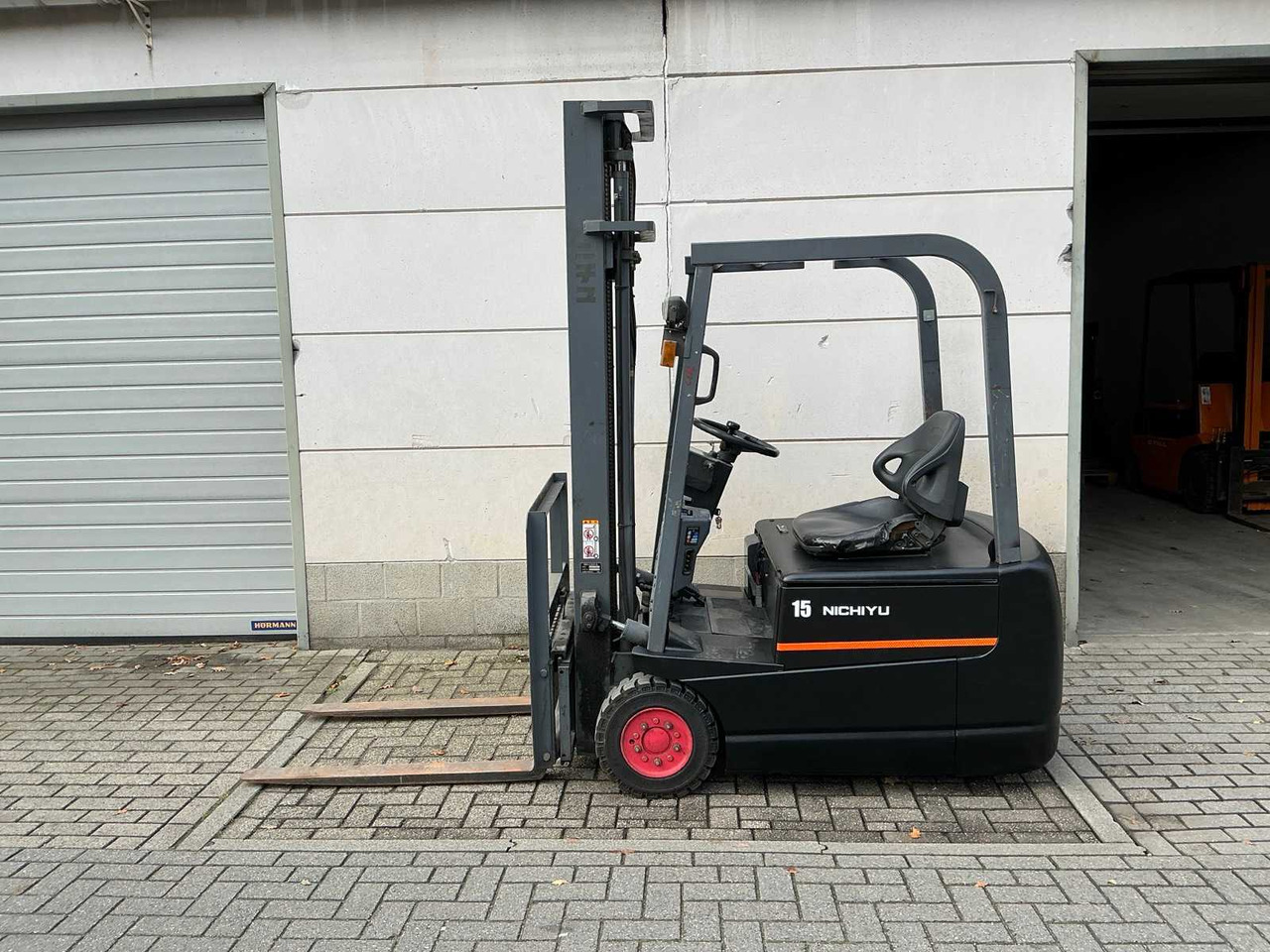 2000 NICHIYU 15 FORKLIFT - Gabelstapler: das Bild 4 2000 NICHIYU 15 FORKLIFT - Gabelstapler: das Bild 4