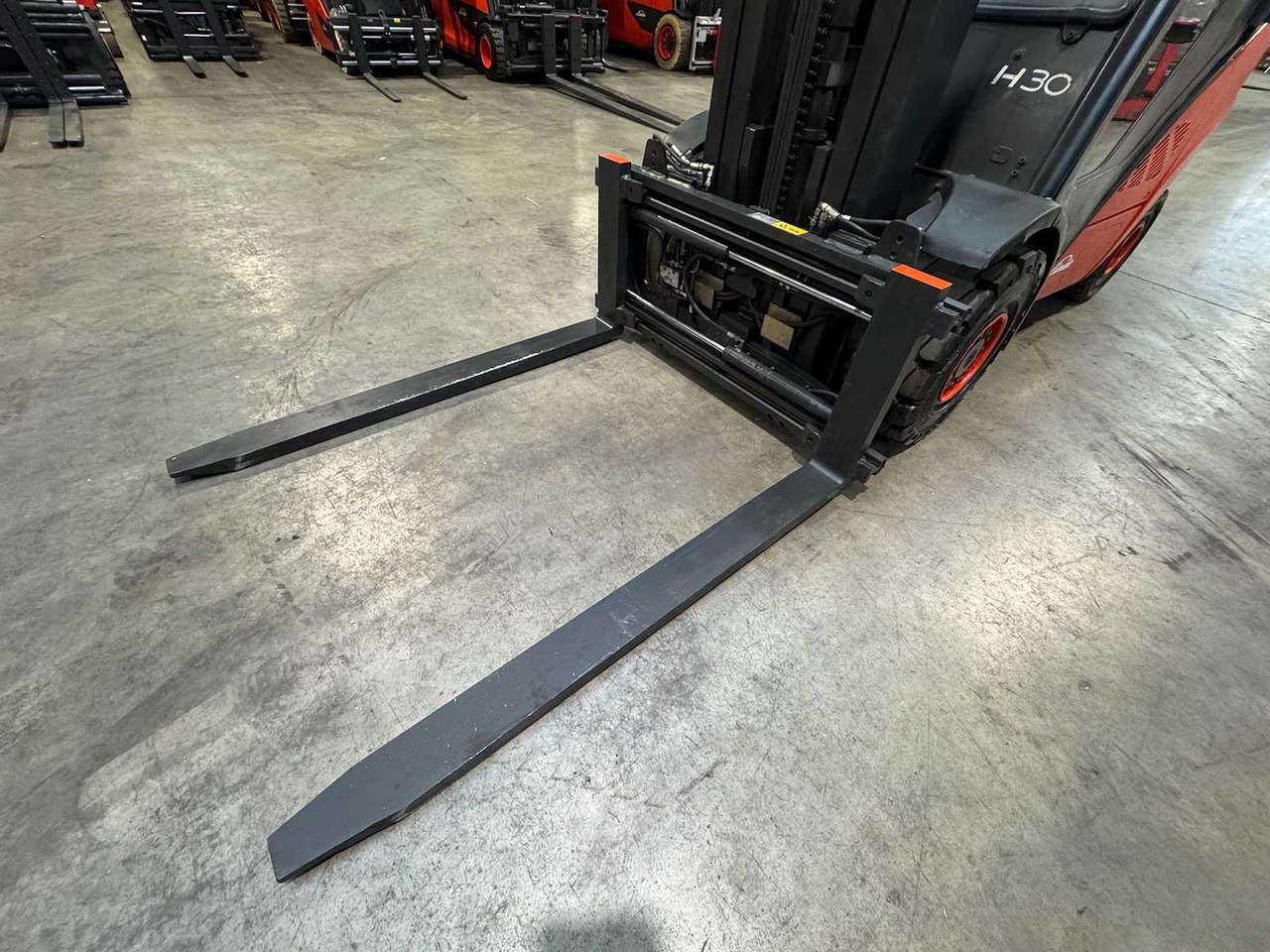 Gabelstapler 2010 LINDE H30D-01 3.000KG 3.+4. VALVE FORK ADJUSTER TRIPLEX DIESEL FORKLIFT FORKLIFT 10,482 HOURS.: das Bild 6 Gabelstapler 2010 LINDE H30D-01 3.000KG 3.+4. VALVE FORK ADJUSTER TRIPLEX DIESEL FORKLIFT FORKLIFT 10,482 HOURS.: das Bild 6