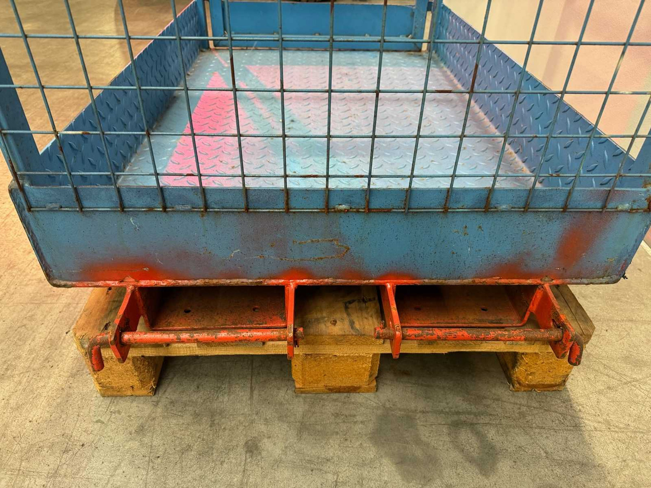 2011 BAUER WORK CAGE FUSE CAGE LATTICE BOX FORKLIFT REACH TRUCK - Gabelstapler: das Bild 4 2011 BAUER WORK CAGE FUSE CAGE LATTICE BOX FORKLIFT REACH TRUCK - Gabelstapler: das Bild 4