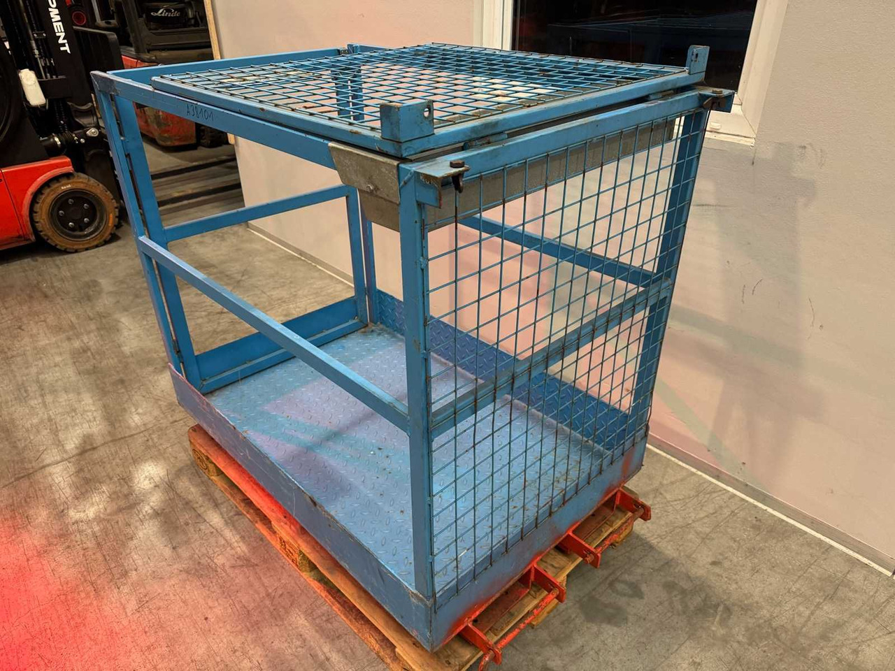 2011 BAUER WORK CAGE FUSE CAGE LATTICE BOX FORKLIFT REACH TRUCK - Gabelstapler: das Bild 3 2011 BAUER WORK CAGE FUSE CAGE LATTICE BOX FORKLIFT REACH TRUCK - Gabelstapler: das Bild 3
