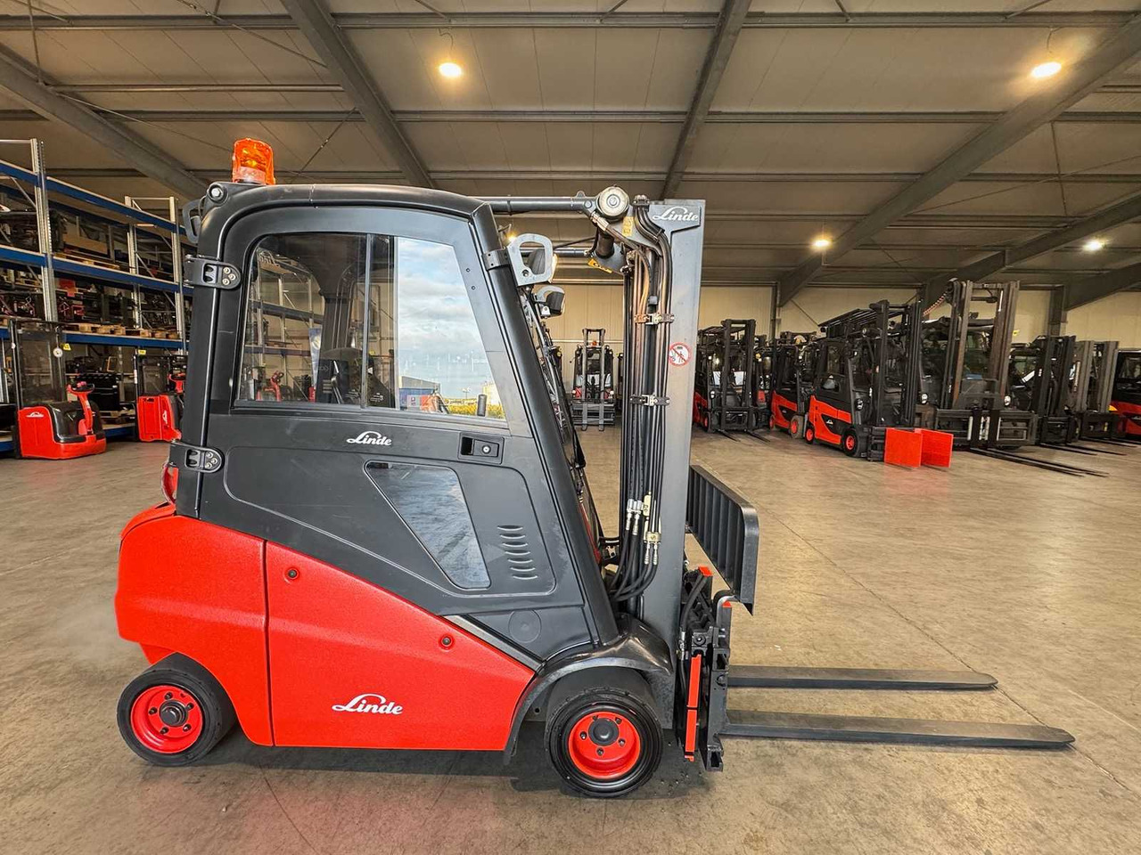 2011 SERVICE + UVV 09/2026 LINDE H20T 2.000KG TRIPLEX 3.+4. - Gabelstapler: das Bild 4 2011 SERVICE + UVV 09/2026 LINDE H20T 2.000KG TRIPLEX 3.+4. - Gabelstapler: das Bild 4