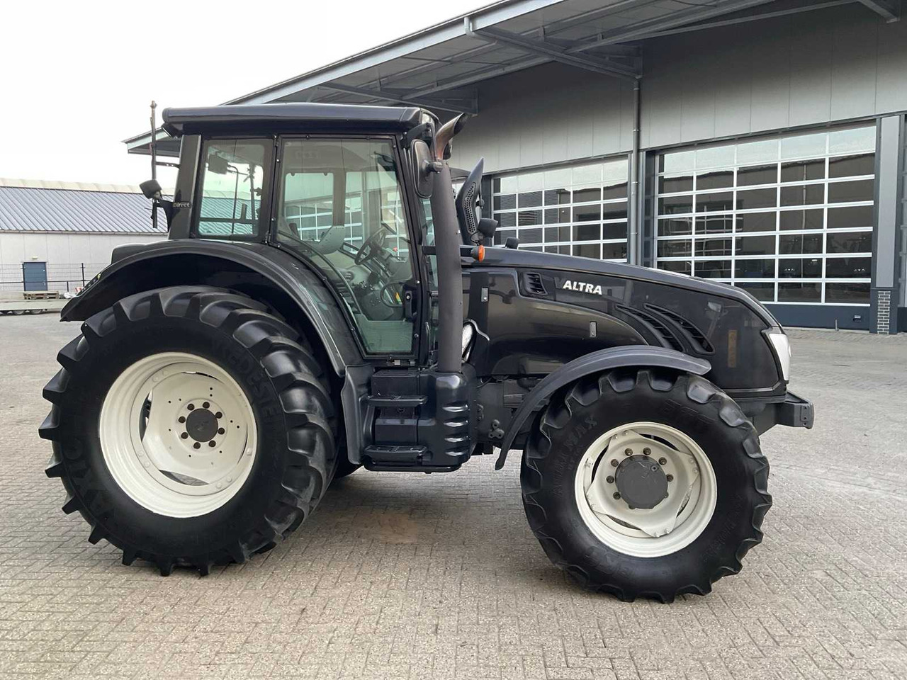 2015 VALTRA T163E DIRECT ALL-WHEEL DRIVE FARM TRACTOR - Traktor: das Bild 5 2015 VALTRA T163E DIRECT ALL-WHEEL DRIVE FARM TRACTOR - Traktor: das Bild 5