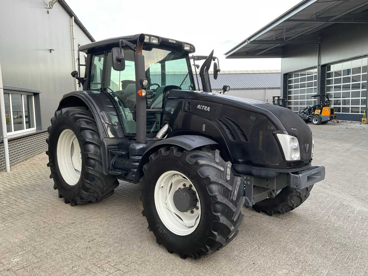 2015 VALTRA T163E DIRECT ALL-WHEEL DRIVE FARM TRACTOR - Traktor: das Bild 4 2015 VALTRA T163E DIRECT ALL-WHEEL DRIVE FARM TRACTOR - Traktor: das Bild 4