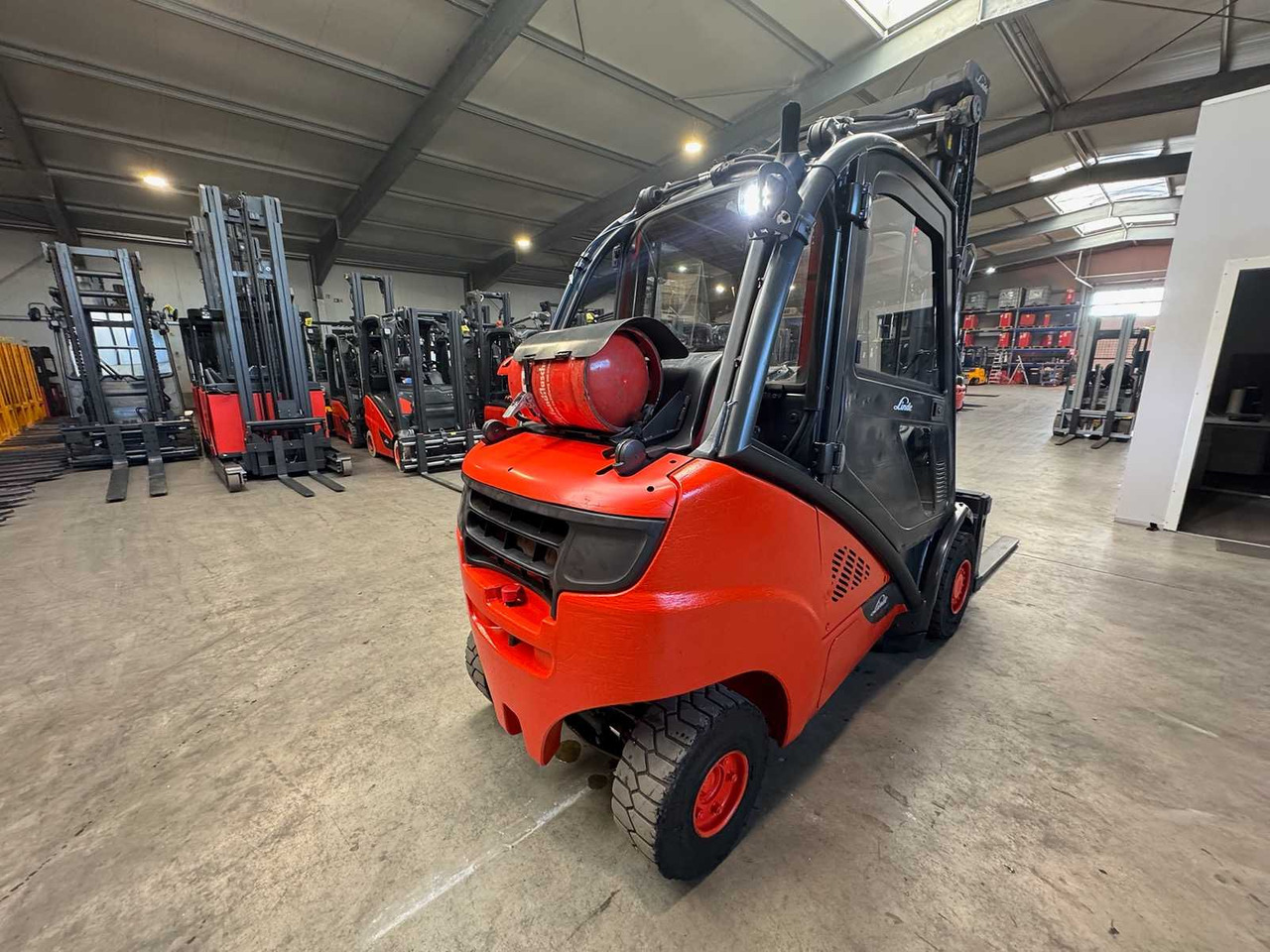Gabelstapler 2016 LINDE H30T 3.000KG 3.+4TH VALVE FORK ADJUSTER GAS FORKLIFT FORKLIFT: das Bild 6 Gabelstapler 2016 LINDE H30T 3.000KG 3.+4TH VALVE FORK ADJUSTER GAS FORKLIFT FORKLIFT: das Bild 6