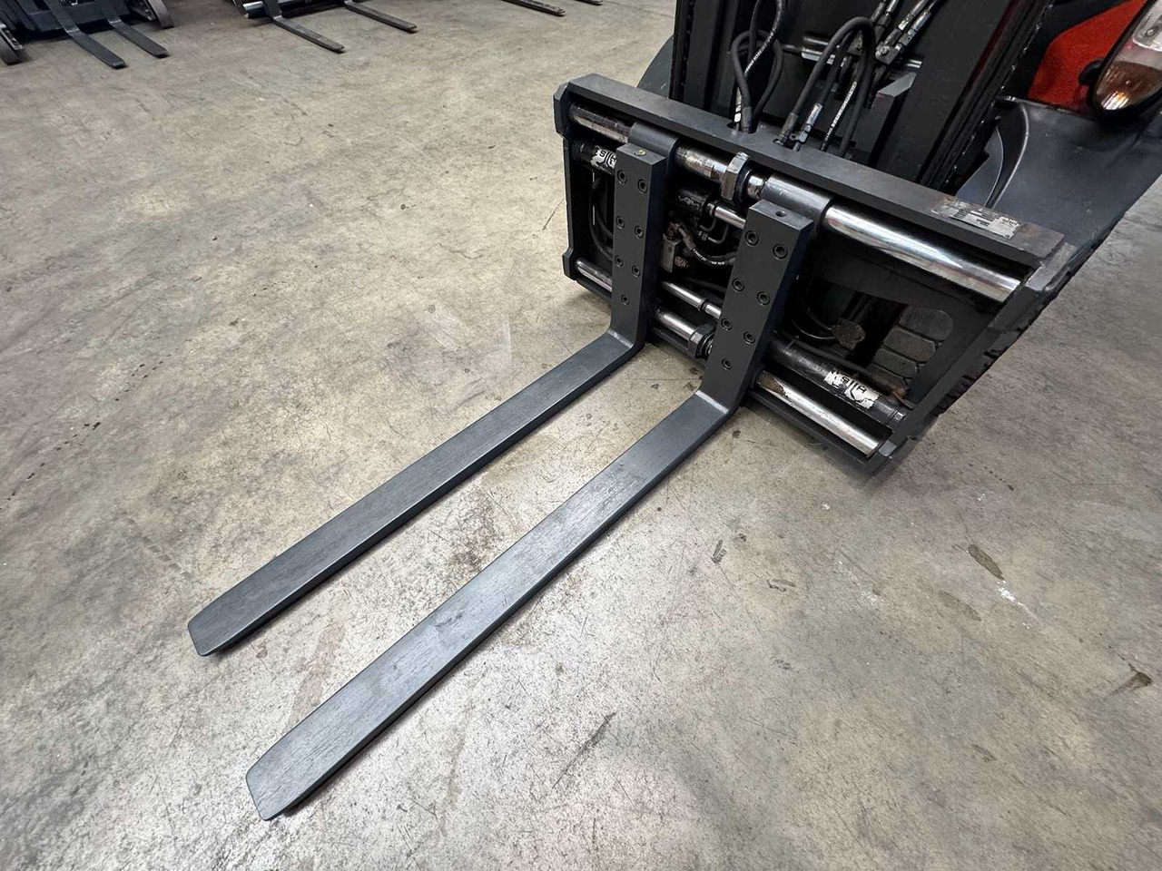 Gabelstapler 2016 LINDE H30T 3.000KG 3.+4TH VALVE FORK ADJUSTER GAS FORKLIFT FORKLIFT: das Bild 9 Gabelstapler 2016 LINDE H30T 3.000KG 3.+4TH VALVE FORK ADJUSTER GAS FORKLIFT FORKLIFT: das Bild 9