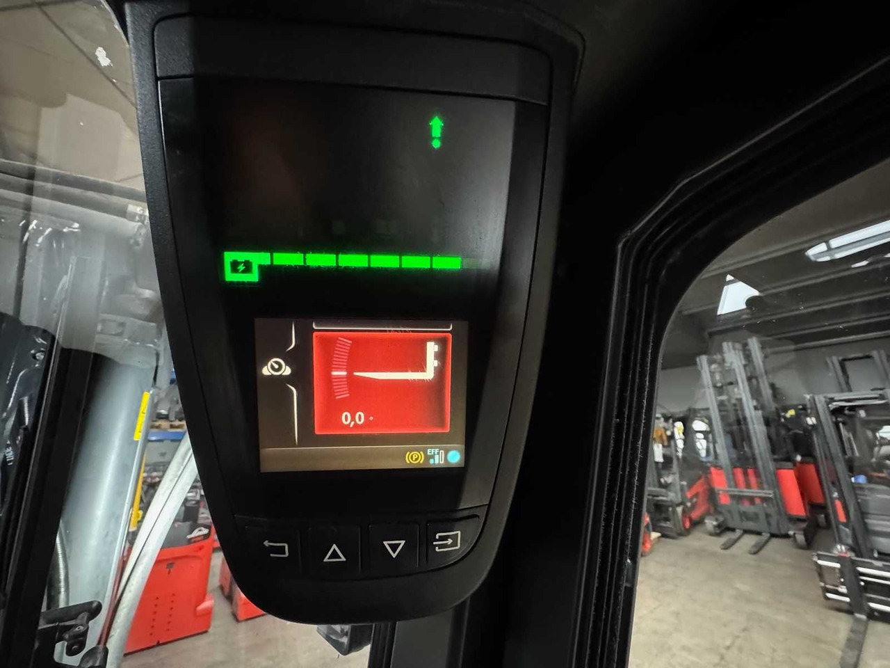 Gabelstapler 2018 SERVICE + UVV 10/2026 LINDE E30L 3,000KG TRIPLEX ELECTRIC FORKLIFT 4,647 HOURS: das Bild 17 Gabelstapler 2018 SERVICE + UVV 10/2026 LINDE E30L 3,000KG TRIPLEX ELECTRIC FORKLIFT 4,647 HOURS: das Bild 17