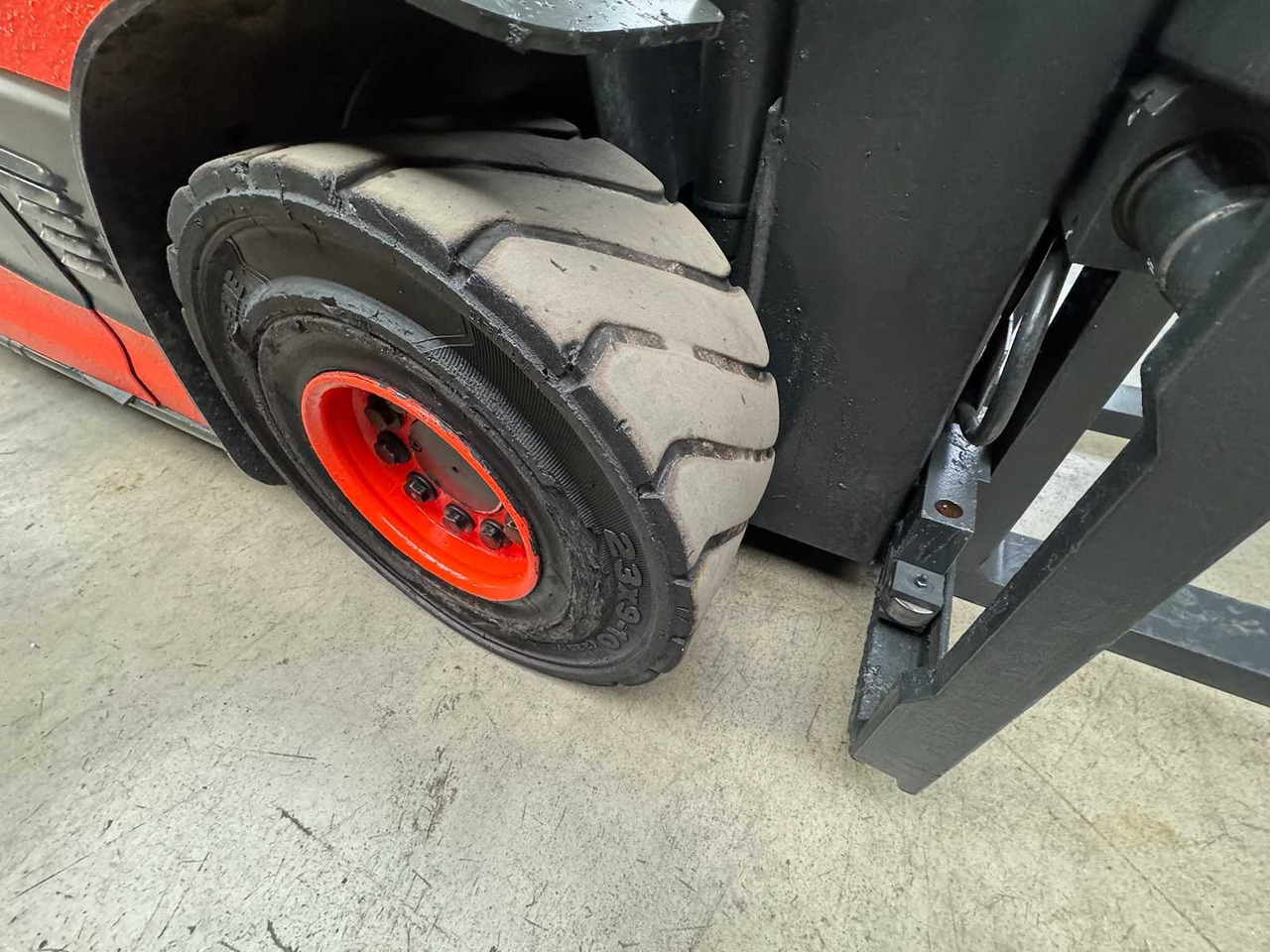 Gabelstapler 2018 SERVICE + UVV 10/2026 LINDE E30L 3,000KG TRIPLEX ELECTRIC FORKLIFT 4,647 HOURS: das Bild 13 Gabelstapler 2018 SERVICE + UVV 10/2026 LINDE E30L 3,000KG TRIPLEX ELECTRIC FORKLIFT 4,647 HOURS: das Bild 13