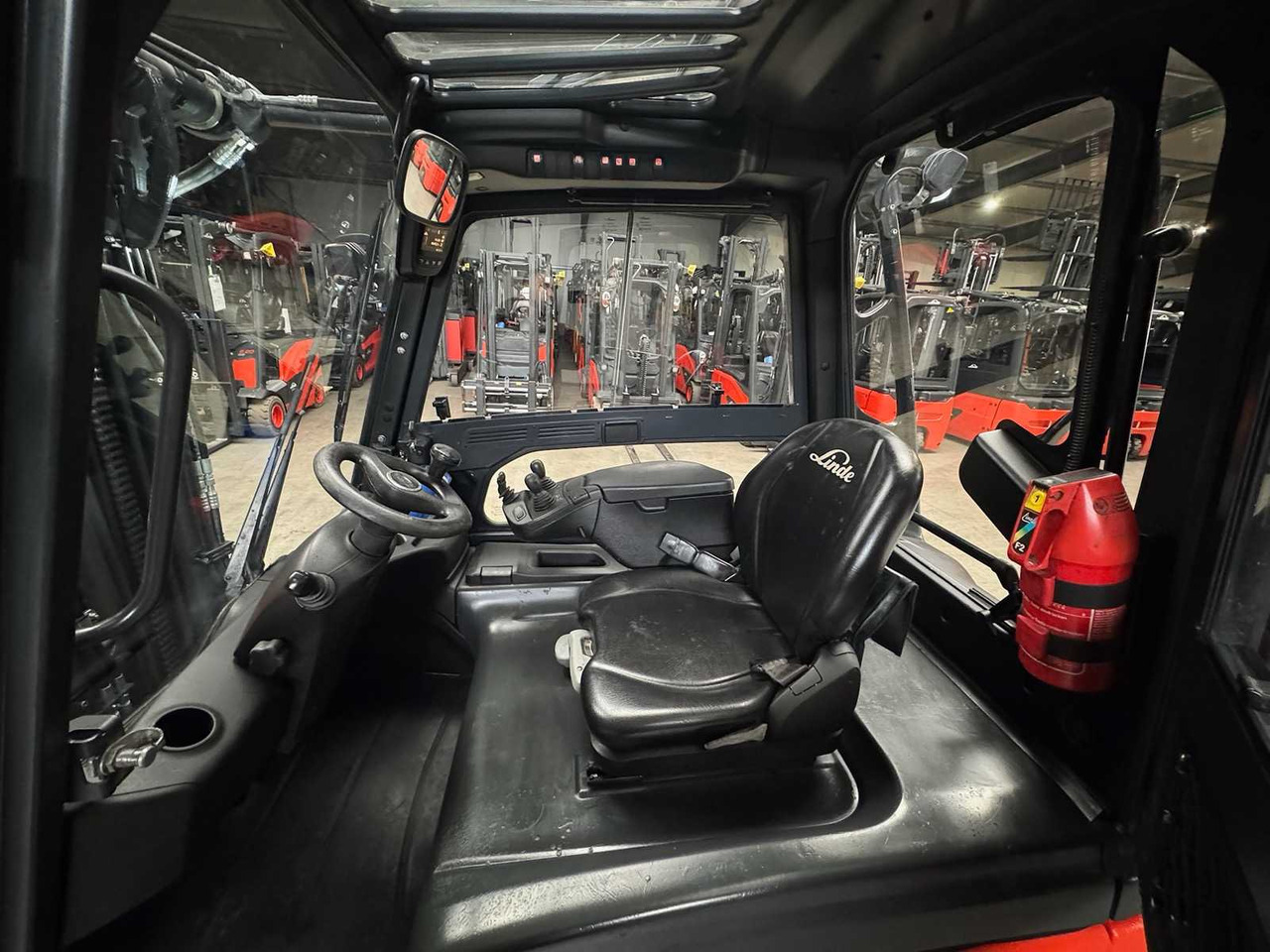 Gabelstapler 2018 SERVICE + UVV 10/2026 LINDE E30L 3,000KG TRIPLEX ELECTRIC FORKLIFT 4,647 HOURS: das Bild 14 Gabelstapler 2018 SERVICE + UVV 10/2026 LINDE E30L 3,000KG TRIPLEX ELECTRIC FORKLIFT 4,647 HOURS: das Bild 14