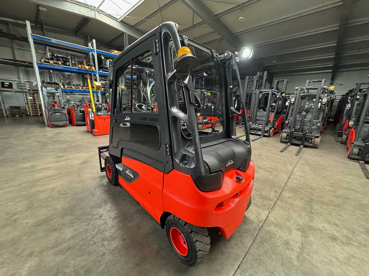 Gabelstapler 2018 SERVICE + UVV 10/2026 LINDE E30L 3,000KG TRIPLEX ELECTRIC FORKLIFT 4,647 HOURS: das Bild 9 Gabelstapler 2018 SERVICE + UVV 10/2026 LINDE E30L 3,000KG TRIPLEX ELECTRIC FORKLIFT 4,647 HOURS: das Bild 9