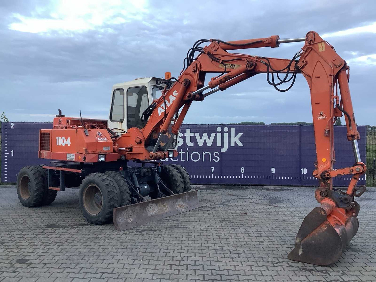 ATLAS - 1104 - WHEELED EXCAVATOR - Mobilbagger: das Bild 2 ATLAS - 1104 - WHEELED EXCAVATOR - Mobilbagger: das Bild 2