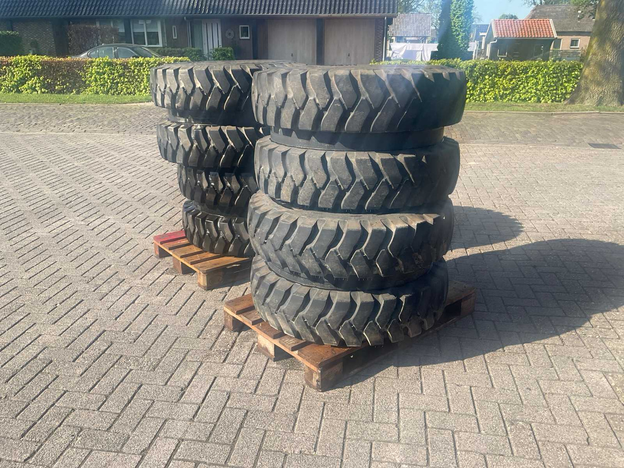 Aeolus Aex1 - Felgen und Reifen für Traktor: das Bild 2 Aeolus Aex1 - Felgen und Reifen für Traktor: das Bild 2