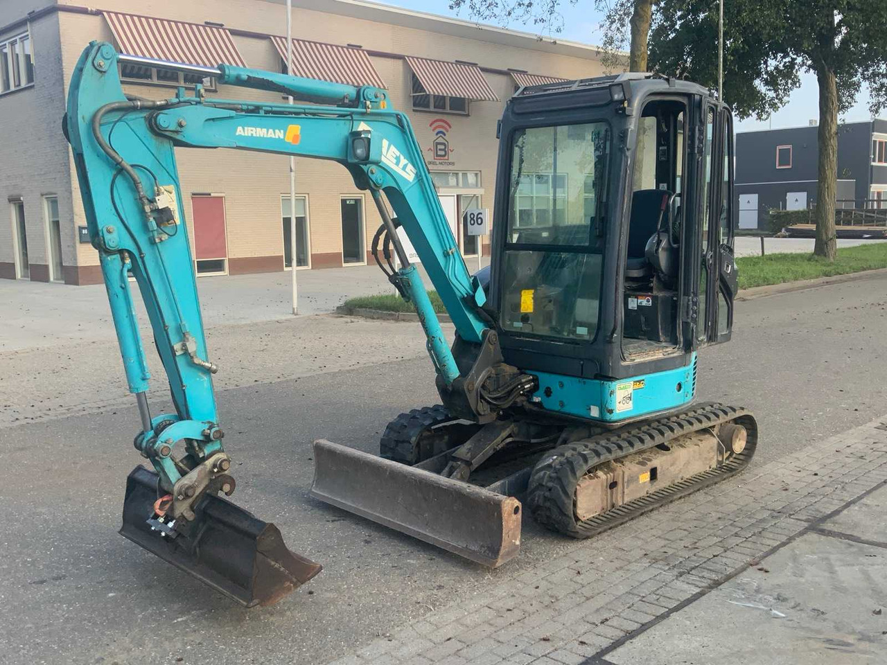 Airman AX30U-4 - Minibagger: das Bild 2 Airman AX30U-4 - Minibagger: das Bild 2