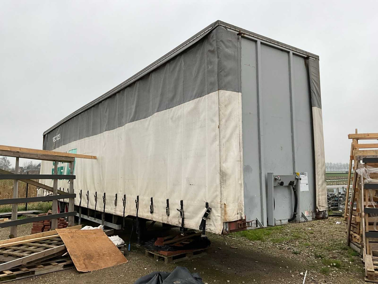 2000 HECA O-2-33M SEMI-TRAILER - Auflieger: das Bild 4 2000 HECA O-2-33M SEMI-TRAILER - Auflieger: das Bild 4