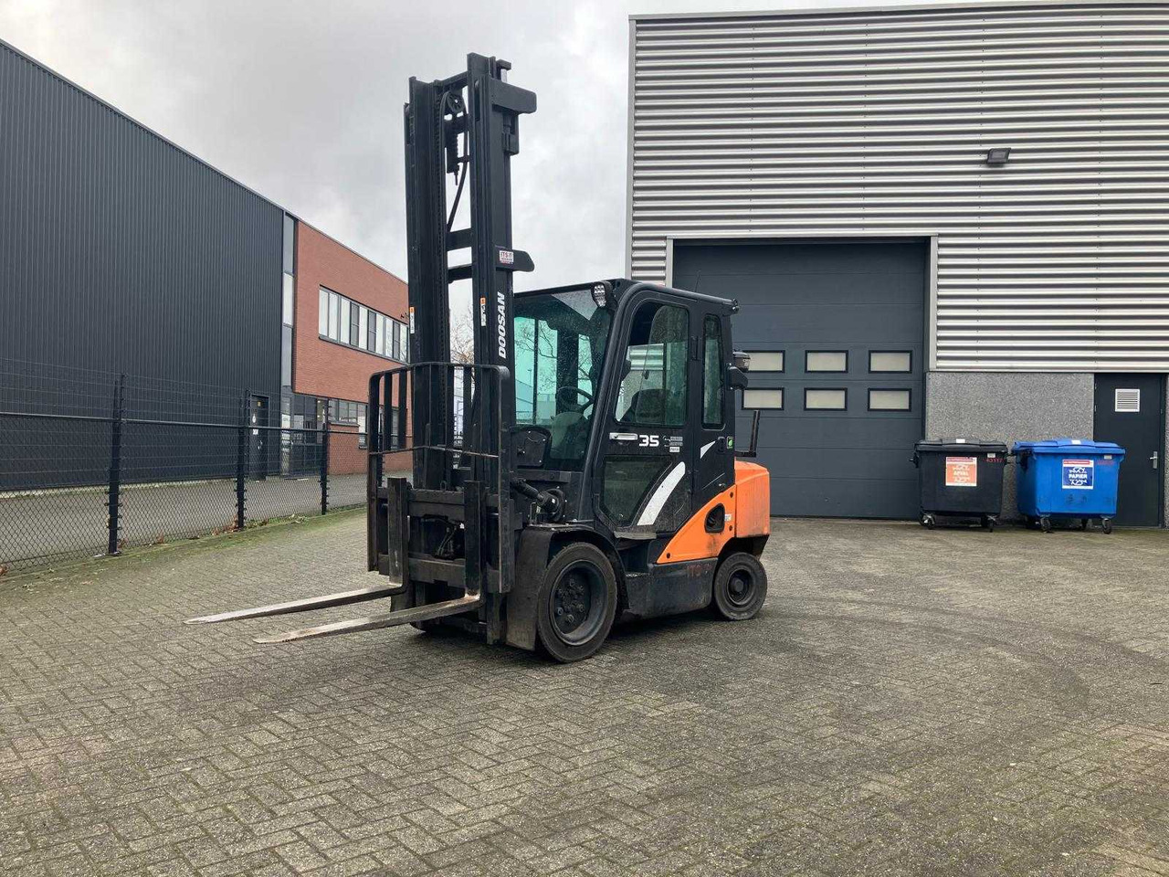 DOOSAN - D35C-7 - FORKLIFT - Gabelstapler: das Bild 1 DOOSAN - D35C-7 - FORKLIFT - Gabelstapler: das Bild 1