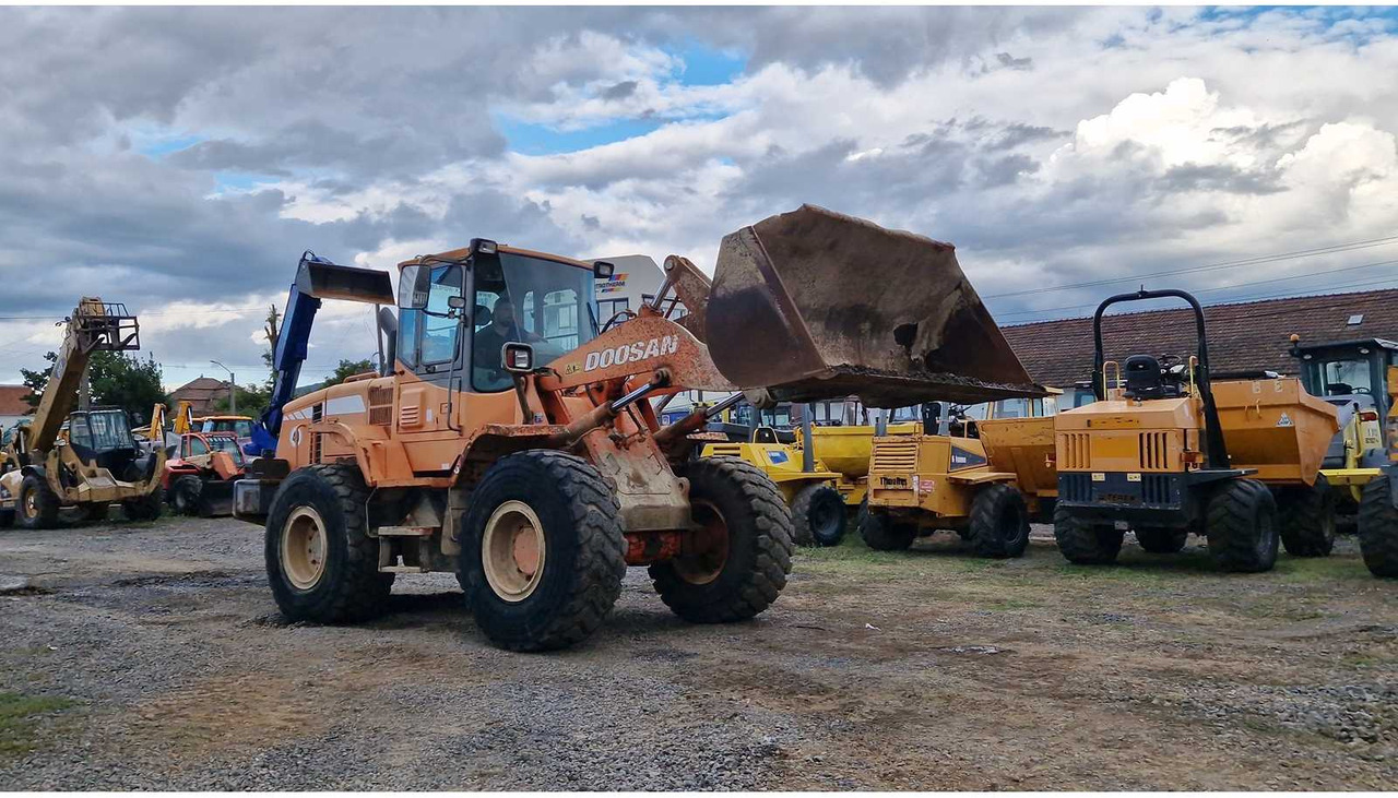 DOOSAN DL200 - Radlader: das Bild 2 DOOSAN DL200 - Radlader: das Bild 2