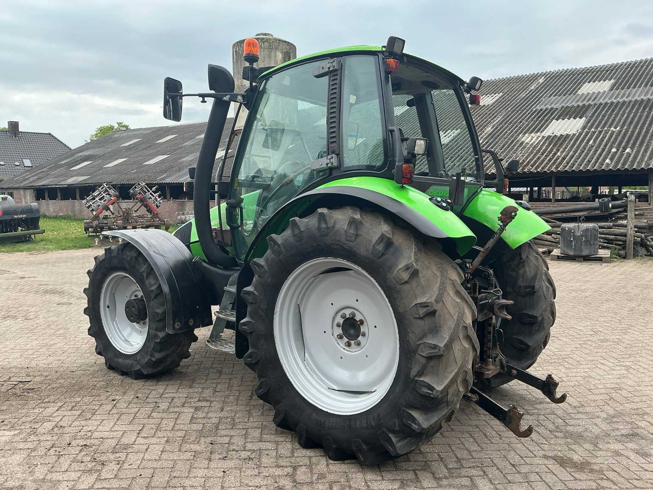 Deutz-fahr Agrotron 100 - Traktor: das Bild 3 Deutz-fahr Agrotron 100 - Traktor: das Bild 3