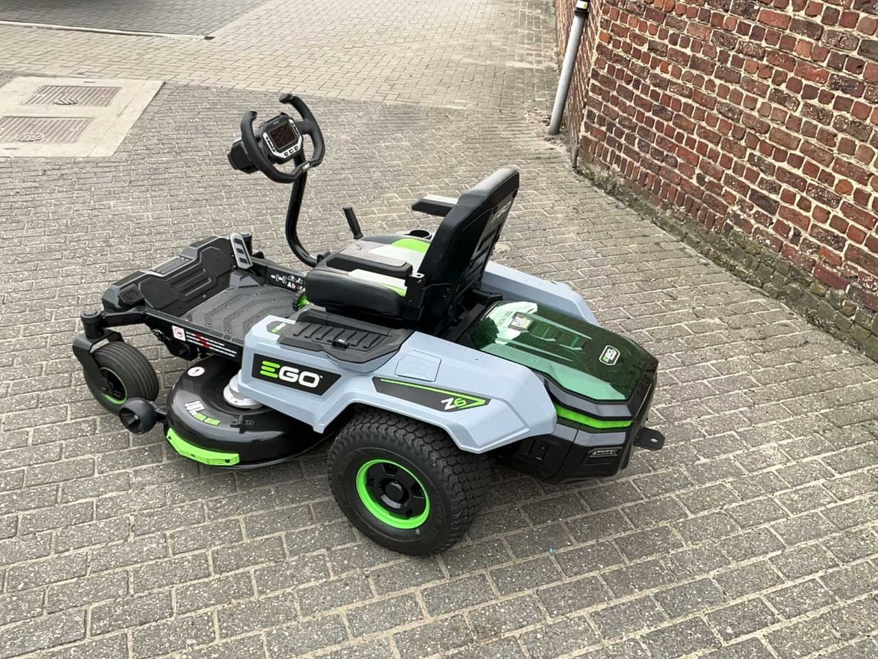 EGO Z6 - Rasenmäher: das Bild 3 EGO Z6 - Rasenmäher: das Bild 3