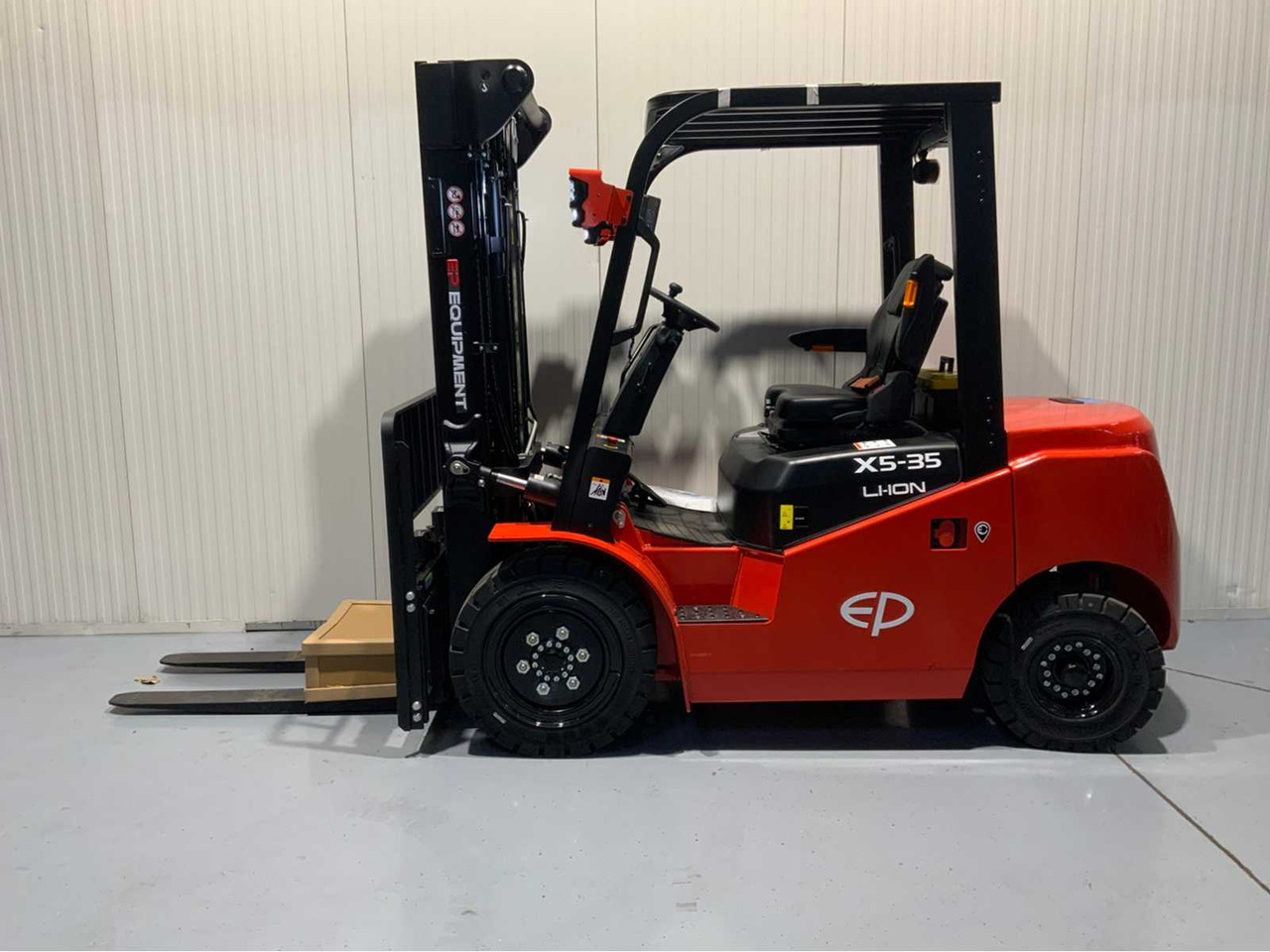 EP 3500KG LIFTING CAPACITY- 4.8 METER PLYWOOD, FREE-LIFT, SIDE-SHIFT FORKLIFT - Gabelstapler: das Bild 2 EP 3500KG LIFTING CAPACITY- 4.8 METER PLYWOOD, FREE-LIFT, SIDE-SHIFT FORKLIFT - Gabelstapler: das Bild 2